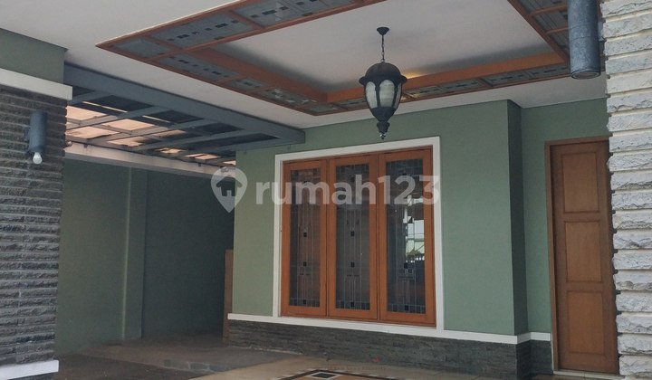 Nice Move-In Ready House with a Large Yard in Lebak Bulus Nice Move-In Ready House with a Large Yard in Lebak Bulus