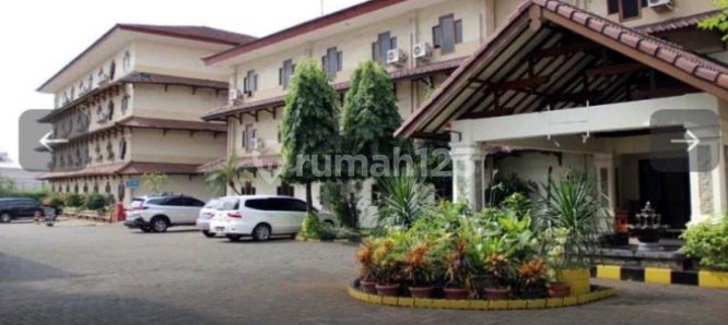 Unused Fully Furnished Hotel in Matraman, East Jakarta