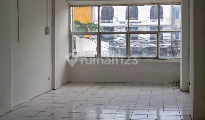 Ruko Lama 3,5 Lantai Siap Pakai di Radio Dalam Jaksel