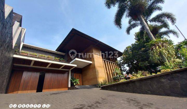 RUMAH 2LANTAI SHM TERAWAT MAINROAD DI DAGO KOTA BANDUNG 1