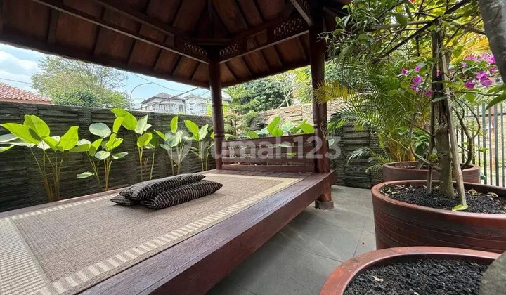 Luxury House with SHM Ready to Occupy Setrasari Prime Location Bandung 2