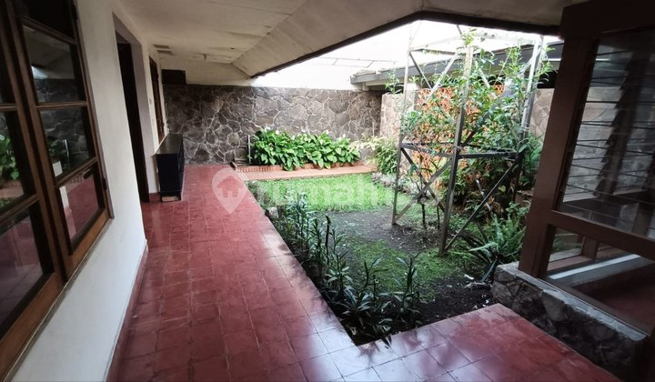 Rumah Shm Sayap Dago Riau Lingkungan Asri Bandung Pusat Kota Rumah Shm Sayap Dago Riau Lingkungan Asri Bandung Pusat Kota