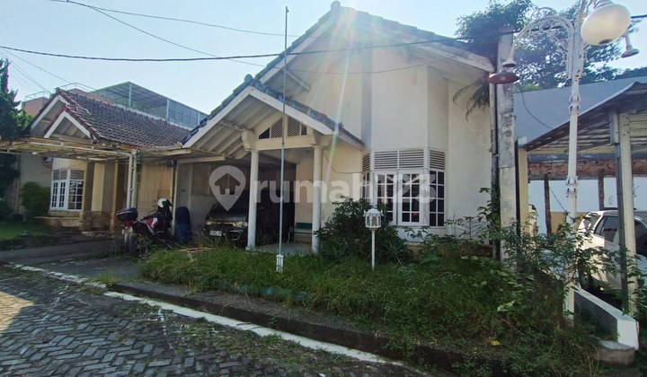 SHM House Near Cihampelas RS Boromeus Advent Ciwalk Bandung City 1