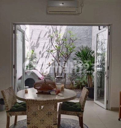 Rumah Bagus Shm Dalam Komplek Batununggal Taman Depan Belakang