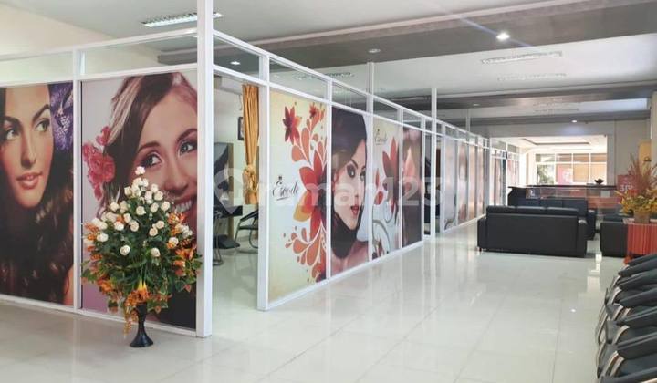 Commercial Space on Main Road Riau Martadinata, Bandung City