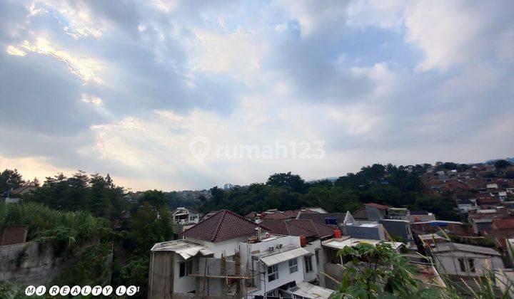 Jual Cepat Rumah Murah 3 Lantai di Cluster Cigadung Dago Bandung 2