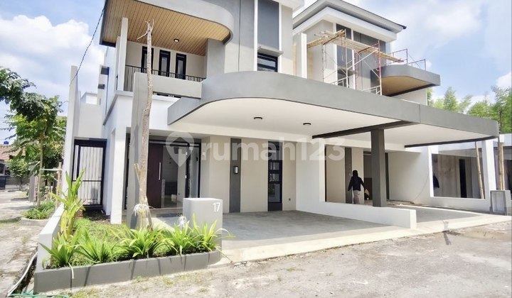 Hot Sale Rumah Baru Mewah di Perumahan Eksklusif Antapani Bandung Hot Sale Rumah Baru Mewah di Perumahan Eksklusif Antapani Bandung