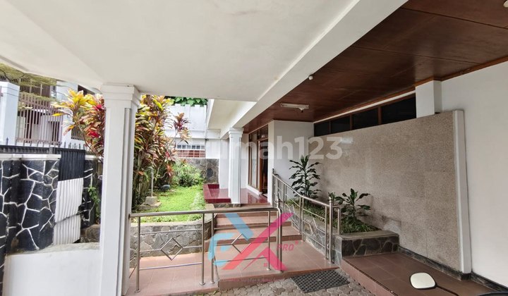 Rumah Siap Huni di Kawasan Elite & Sejuk Ciumbuleuit Dago Bandung Rumah Siap Huni di Kawasan Elite & Sejuk Ciumbuleuit Dago Bandung