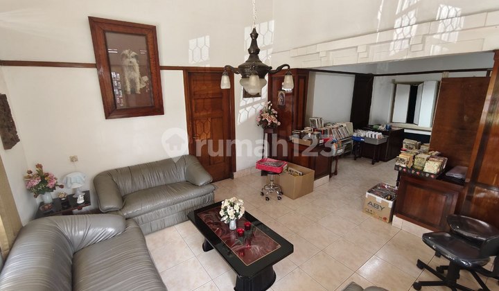 Rumah Klasik Terawat Lok Istimewa Jarang Ada Sayap Riau Bandung Rumah Klasik Terawat Lok Istimewa Jarang Ada Sayap Riau Bandung