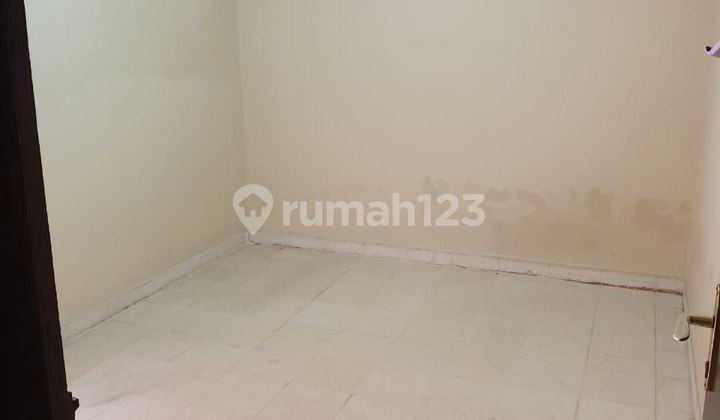 Affordable House in a Prime Location Rarely Available Near ITB Unpar Ciumbuleuit Dago 2