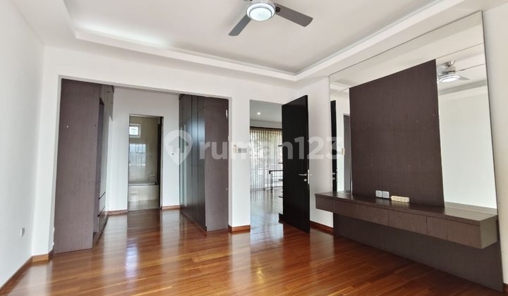 Rumah Villa Best View Area Sejuk dan Asri Khas Bandung Utara Dago Rumah Villa Best View Area Sejuk dan Asri Khas Bandung Utara Dago