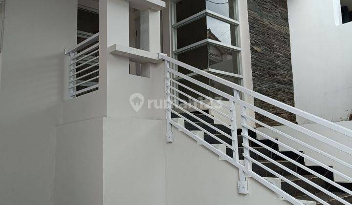 Rumah Modern 2lt Ciwaruga Gegerkalong Bandung 2