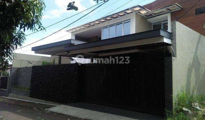 Rumah Modern Lux Daerah Setiabudi Bandung 1