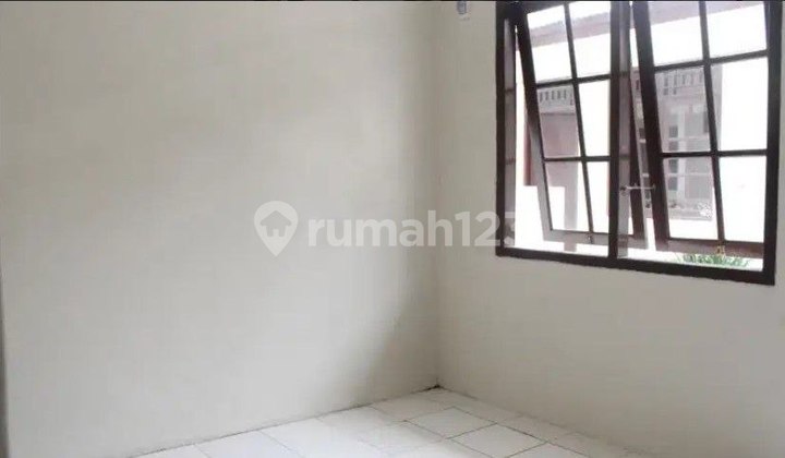 Rumah Kontrakan Petak 19 Kamar di Pangkalan Jati Depok