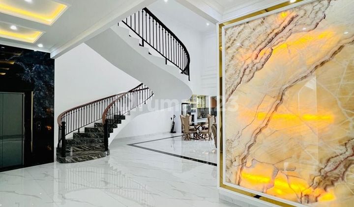 Luxury Read-to-Occupy Fully Furnished House in Terogong, Cilandak Luxury Read-to-Occupy Fully Furnished House in Terogong, Cilandak