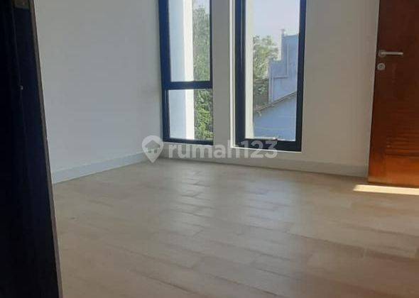 Rumah Cantik Modern 2 Lantai di Kawasan Lubang Buaya TMII Jaktim 9