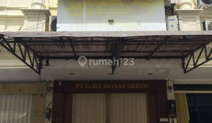 Ruko 3,5 Lantai Siap Pakai Lokasi Istimewa di Tebet Jaksel 1