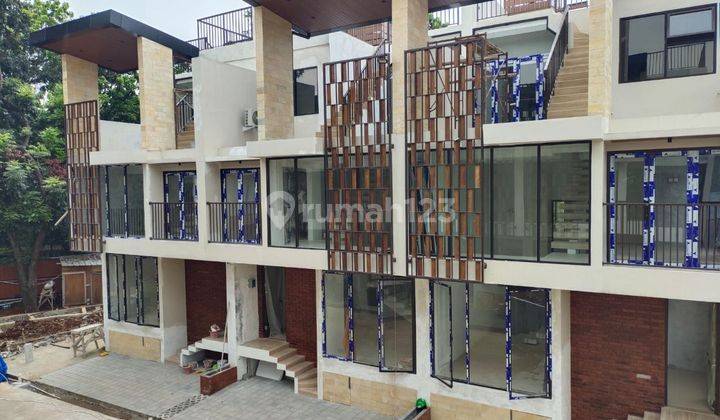 Rumah Lux 3 Lantai Lingkungan Elite di Duren Tiga Jaksel 2