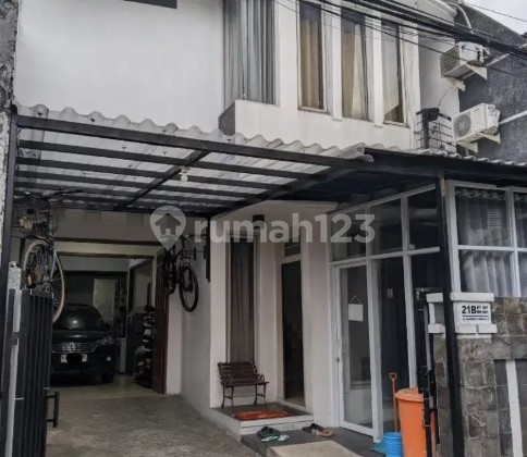 Rumah Second Cantik Siap Huni, di Cilandak Tengah