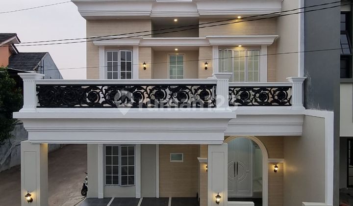 Rumah Lux 6BR Siap Huni Dekat Akses Tol Krukut dan Stasiun Depok 1