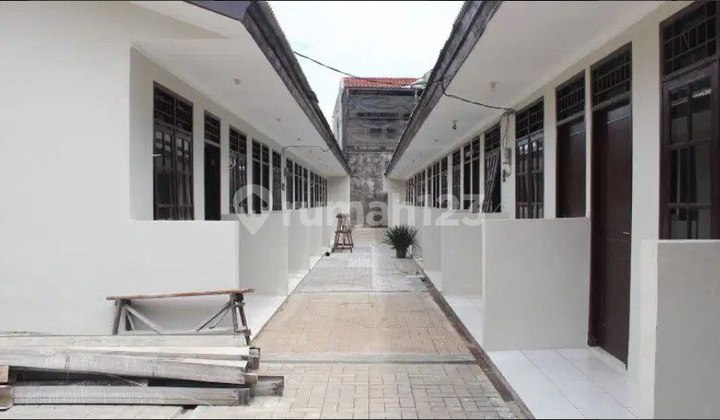 Rumah Kontrakan Petak 19 Kamar di Pangkalan Jati Depok