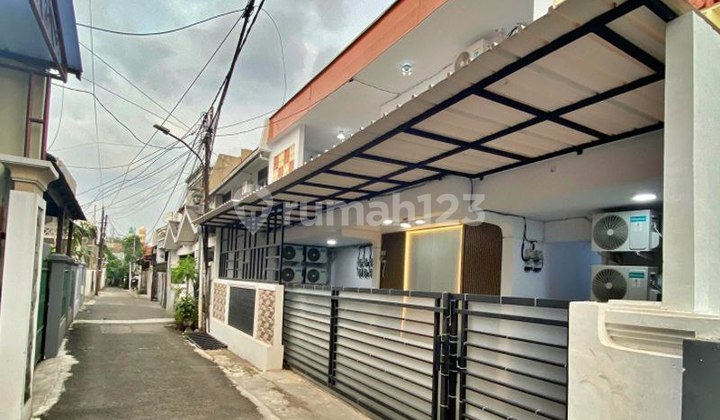 Rumah Kost Exclusive 22 Kamar Terisi Penuh di Tebet Barat