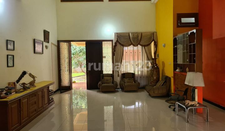 Grand, Sturdy, Spacious Ready-to-Occupy House in Elite Jagakarsa Complex 2