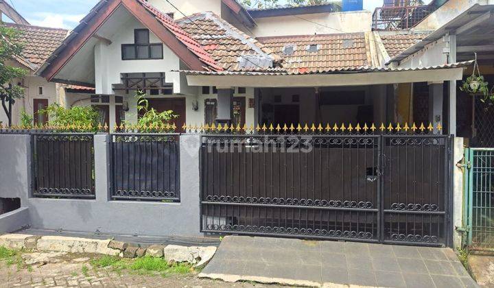 Rumah Cantik Terawat Siap Huni Di Pamulang Estate, Pamulang 1