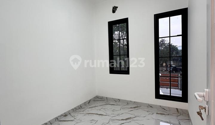 Rumah Cluster 3 Lantai Siap Huni di Tanah Baru Beji Depok 2