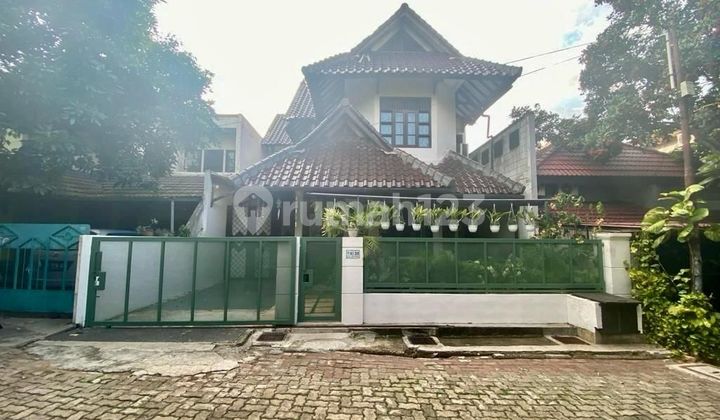 Rumah Cantik 2 Lantai Siap Huni Rempoa Tangsel