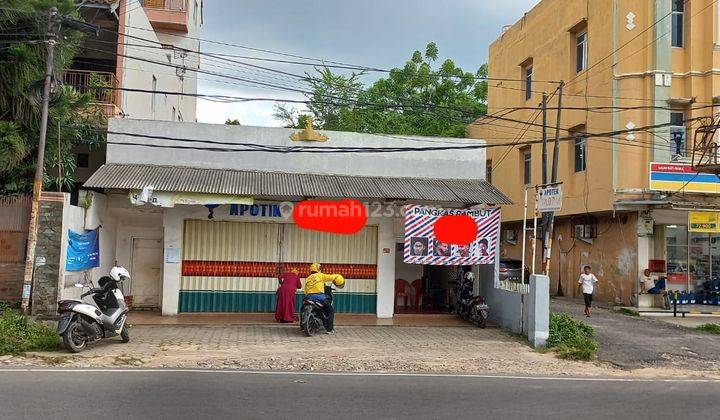 Kios Apotik Masih Berjalan di Jalan Ms Batubara Siap Pakai  1