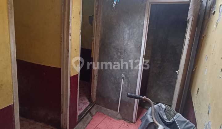 For Sale: Affordable Boarding House with 3 Rooms and SHM in Cempaka Baru, Central Jakarta