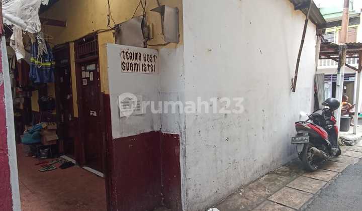 For Sale: Affordable Boarding House with 3 Rooms and SHM in Cempaka Baru, Central Jakarta