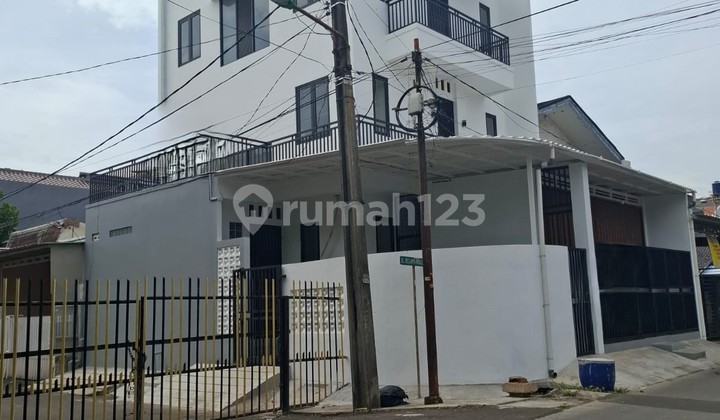 For Sale: 16-Room Boarding House and 3-Story Shop Space in Kelapa Gading