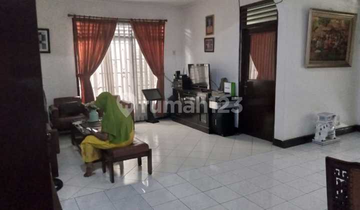 Dijual Rumah Luas Harga Di Bawah Pasaran Garasi 3 Mobil di Pulo Asem