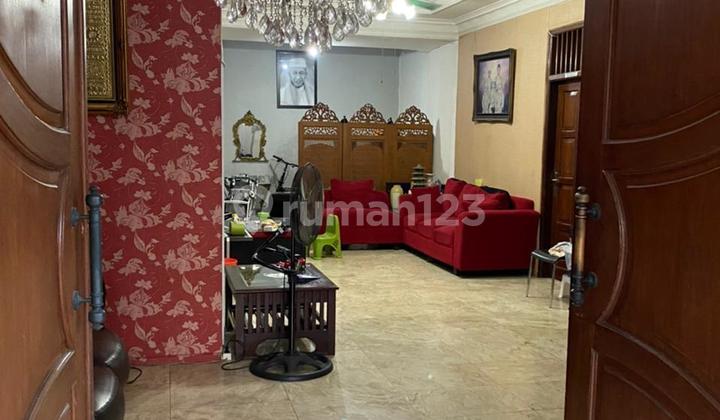 Dijual Rumah Luas 2 Lantai di Gading Griya Lestari