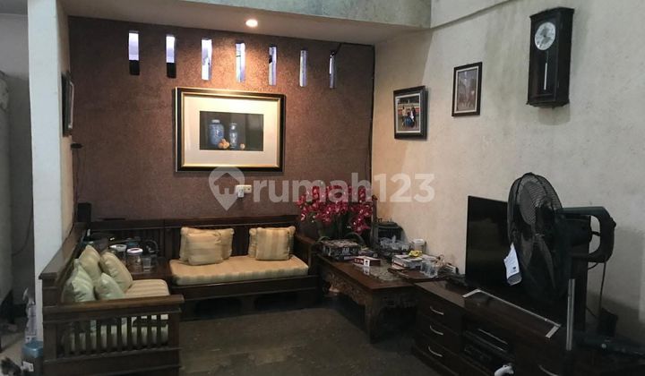 Dijual Rumah 2 Lantai 4+2 KT di Harapan Baru Regency Bekasi