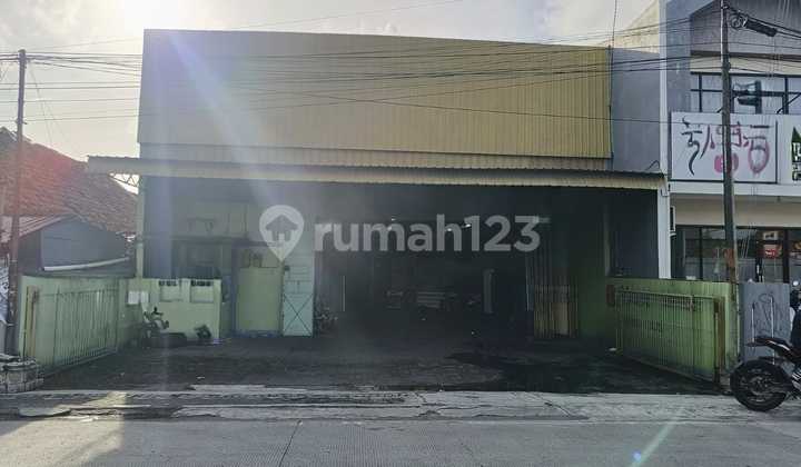 shop house for sale, suitable for business in Cilacap 1