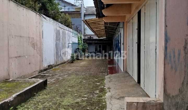 Warehouse and shop for sale in Cilongok.