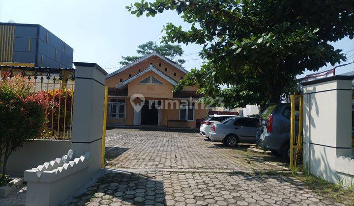 Rumah Dengan Parkiran Luas Di Purwokerto 2