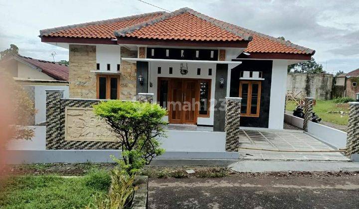 Rumah Baru Nuansa Modern di Sumbang, Purwokerto 1