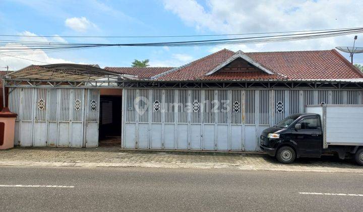 Rumah Dengan Halaman Luas di Tengah Kota Purwokerto 1