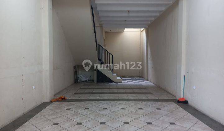 Disewakan Ruko 2 Lantai Ada Area Parkir di Purwokerto 4