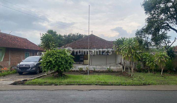 Dijual Tanah Bonus Bangunan Vintage di Sokaraja 1