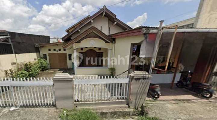 dijual rumah 2 lantai + toko akses jalan raya di Purwokerto