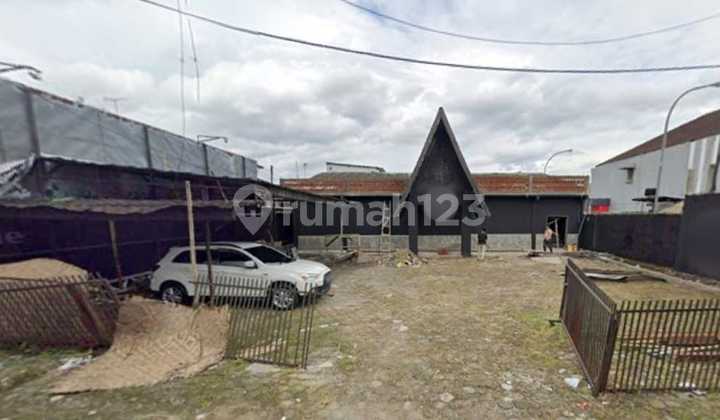 For rent: former restaurant building in the Pabuaran area, Purwokerto. For rent: former restaurant building in the Pabuaran area, Purwokerto.