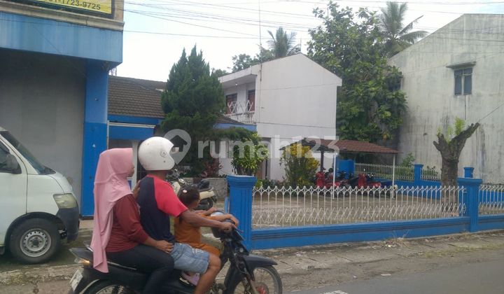 For sale: Commercial building, Active boarding house, Main house in downtown Purwokerto 2