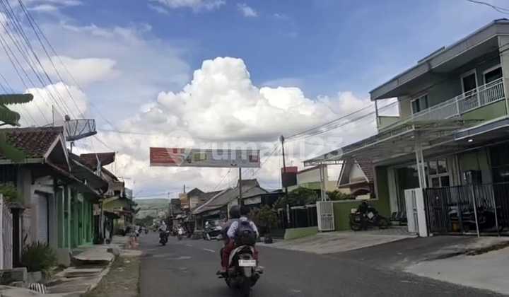 For sale: 2-story shop house + warehouse ready for use in Majenang 2