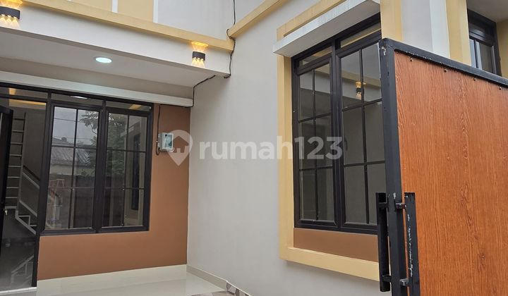 Rumah 3 kamar Tidur Plus Mezanin Full Renovasi Luas 72 m2 SHM 