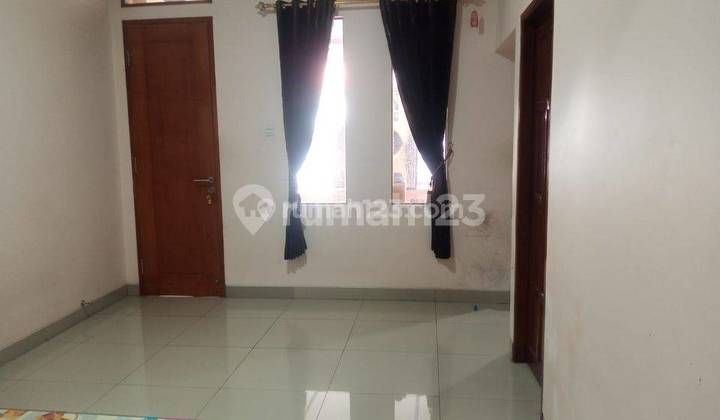 ruang tamu dijual rumah huni 2 lantai